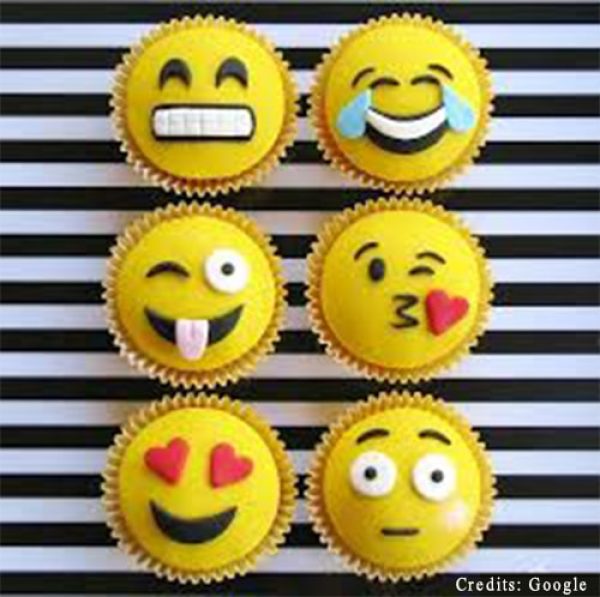 Funny Emoji Cupcakes pune