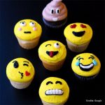 Quirky Emoji Cupcakes pune